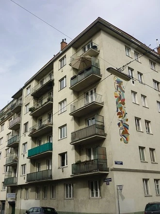 Älterer Neubau mit Balkon in Botanischen Garten 