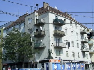 Altbauhauptmiete mit 5m² Balkon